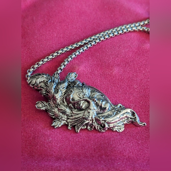 New silver Peacock Queen pendant on silver small link necklace OS - Picture 2 of 6